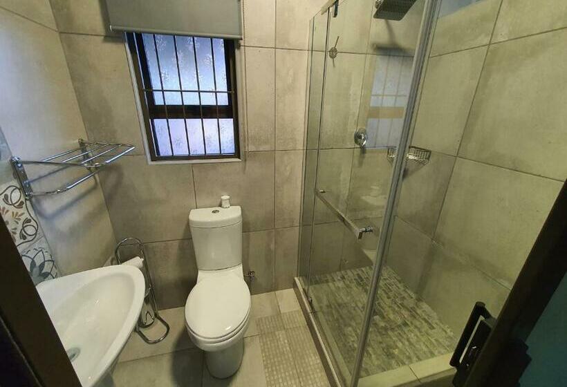 דירת חדר, Rustic Forest Guest House