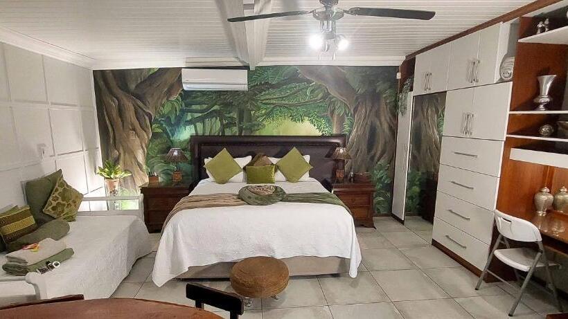 דירת חדר, Rustic Forest Guest House