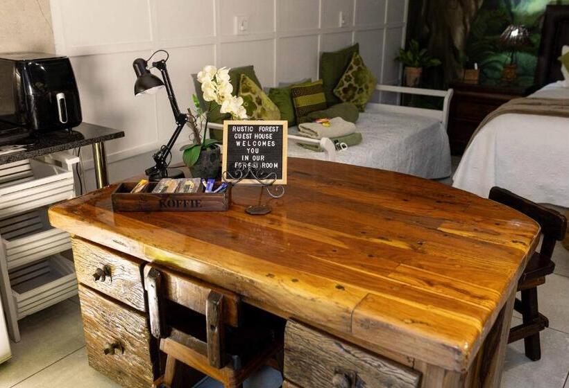 דירת חדר, Rustic Forest Guest House