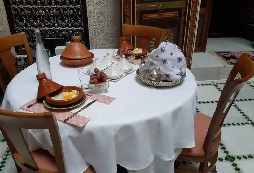 ファミリールーム, Riad Alkatib Meknès