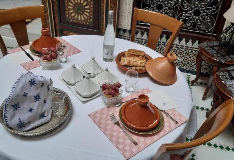 اتاق خانوادگی, Riad Alkatib Meknès
