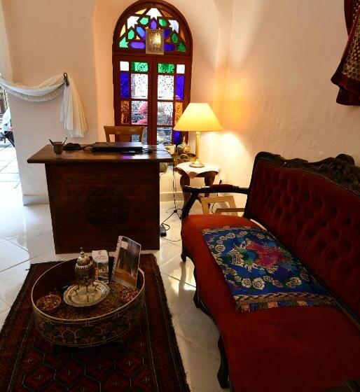 Номер Стандарт, Riad Alkatib Meknès