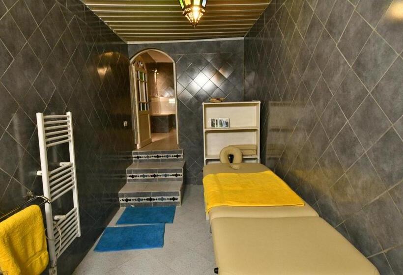 Номер Стандарт Адаптированный для Инвалидов, Riad Alkatib Meknès