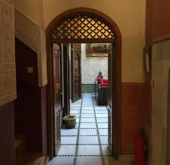 سوییت خانوادگی, Riad Alkatib Meknès