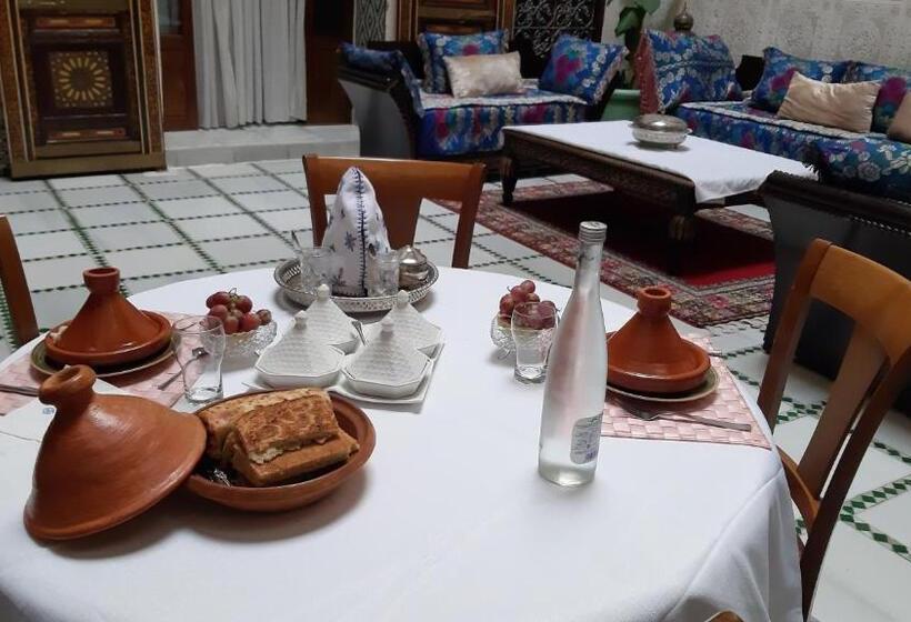 سوییت خانوادگی, Riad Alkatib Meknès