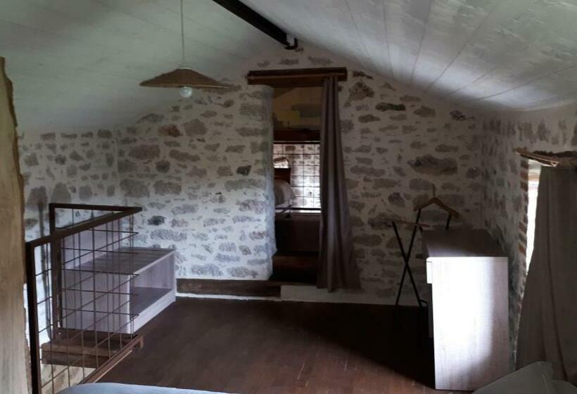 家庭套房, Demeure Du Castel