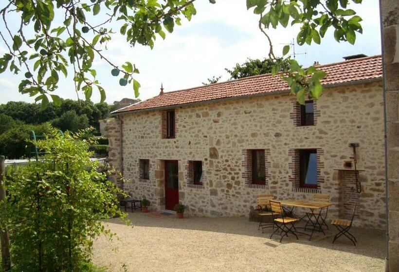 家庭套房, Demeure Du Castel