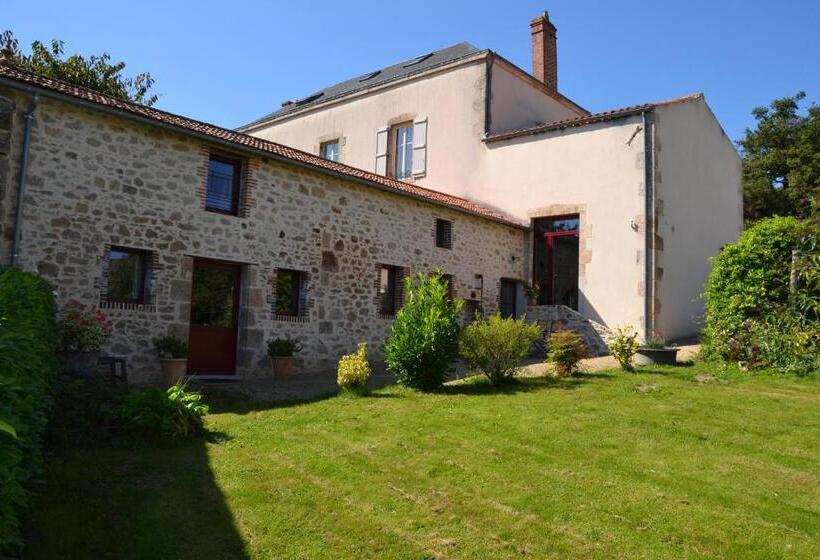 标准间, Demeure Du Castel