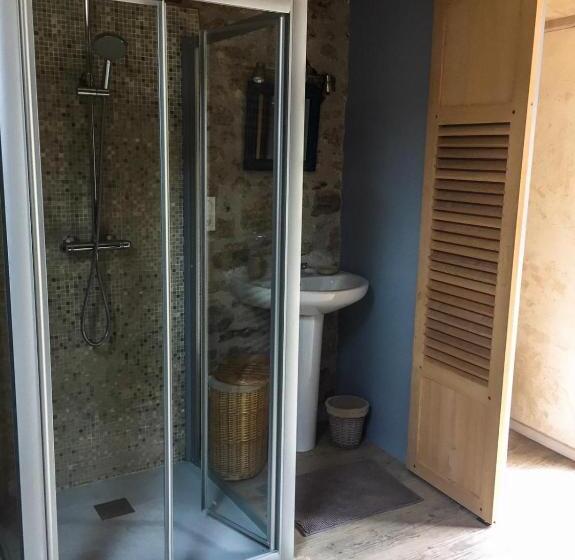 标准间, Demeure Du Castel