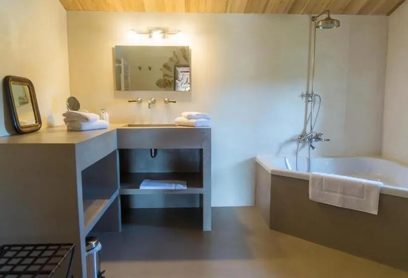 キングサイドベッドのスタンダードワンルーム, B&b Clos De Saint Maime