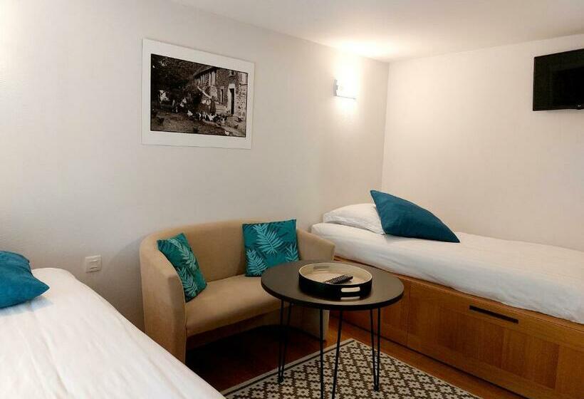 Четырехместный Номер Стандарт, Auberge Des Goubelins