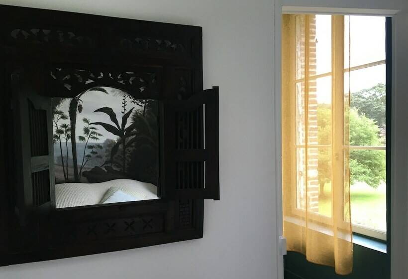 סוויטה, Château D Harcelaines