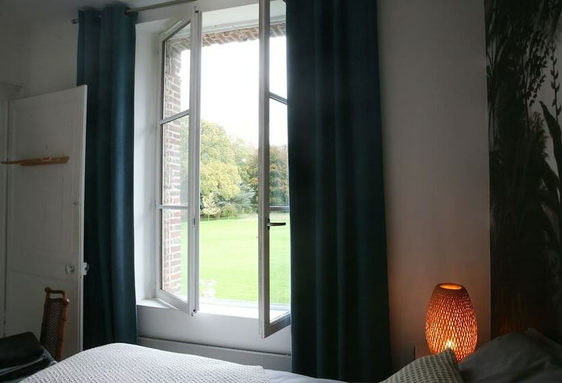 סוויטה, Château D Harcelaines