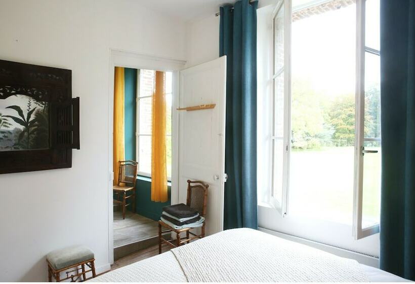 סוויטה, Château D Harcelaines