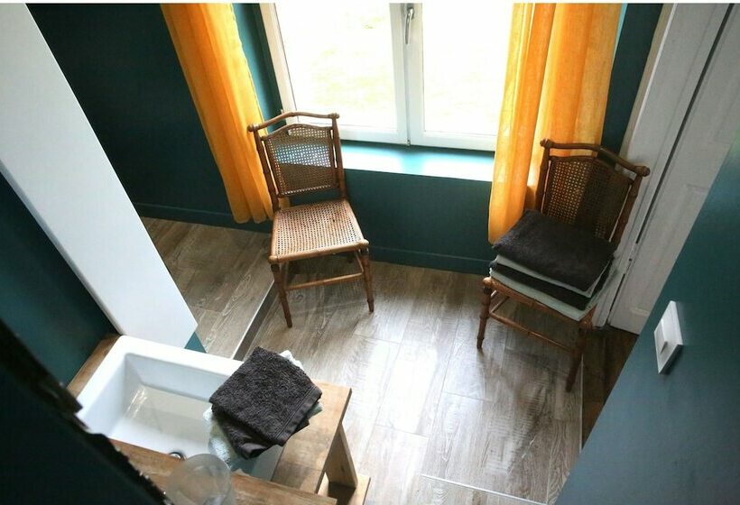 סוויטה, Château D Harcelaines