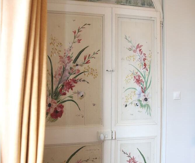 סוויטה, Château D Harcelaines