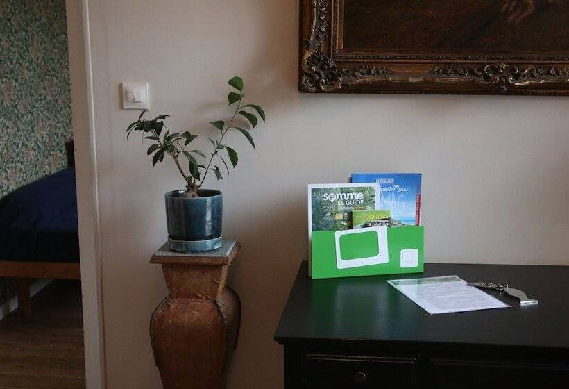 סוויטה, Château D Harcelaines