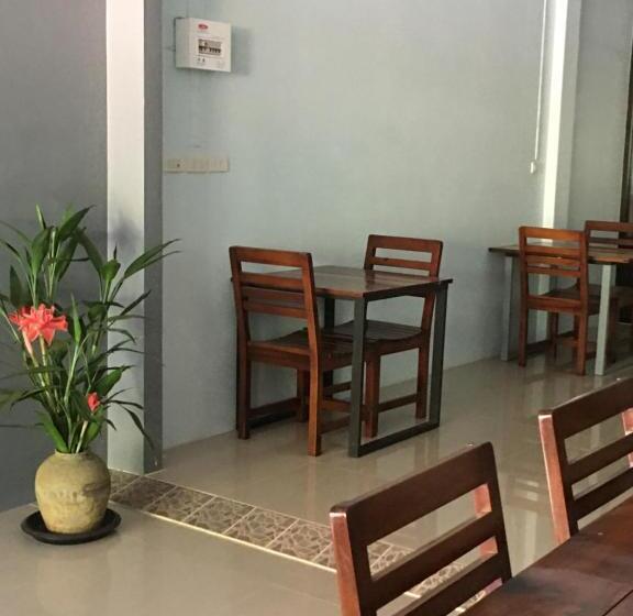 Quarto Triplo Basic, Khaosok Secret Hostel