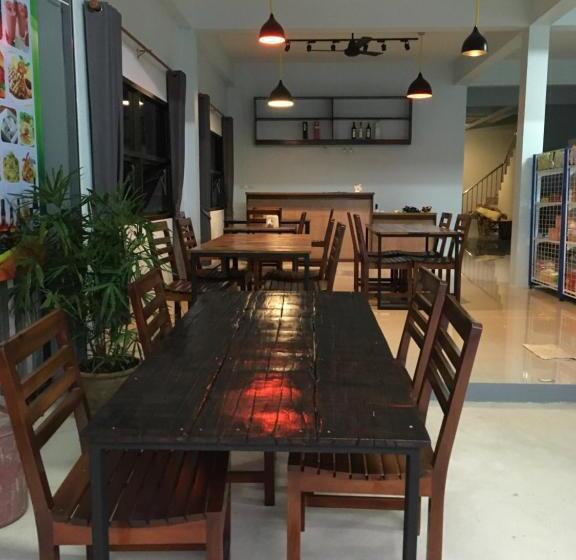 Habitació Triple Basic, Khaosok Secret Hostel