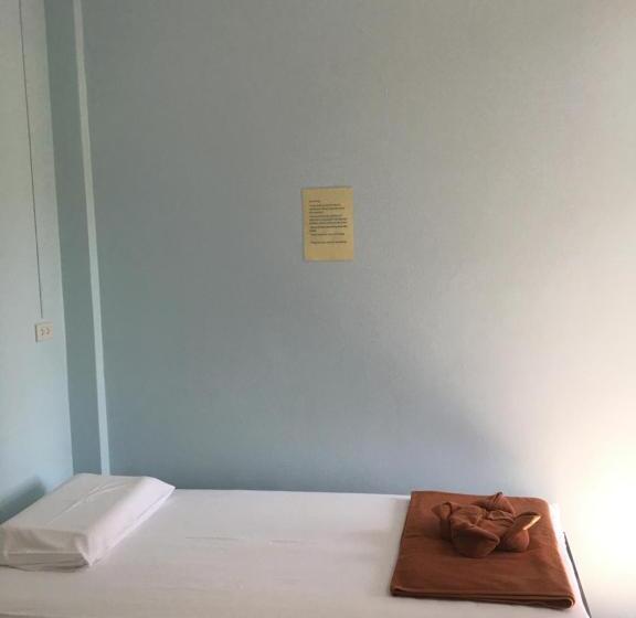 Habitació Triple Basic, Khaosok Secret Hostel