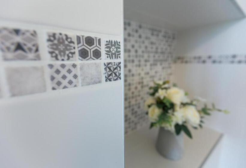 חדר משפחתי, Le Vallon De Guerry