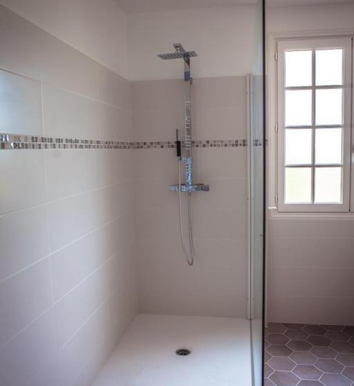 חדר משפחתי, Le Vallon De Guerry