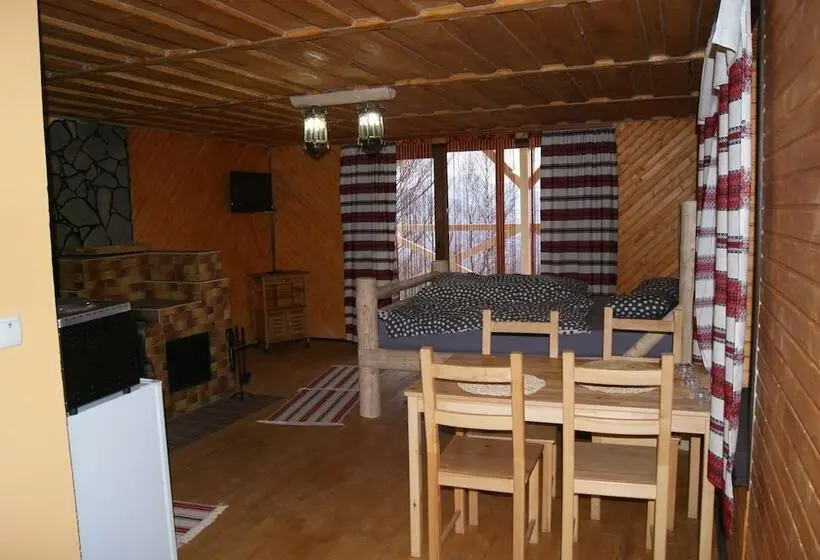 Talo 3 Makuuhuonetta, Rakhiv Plai
