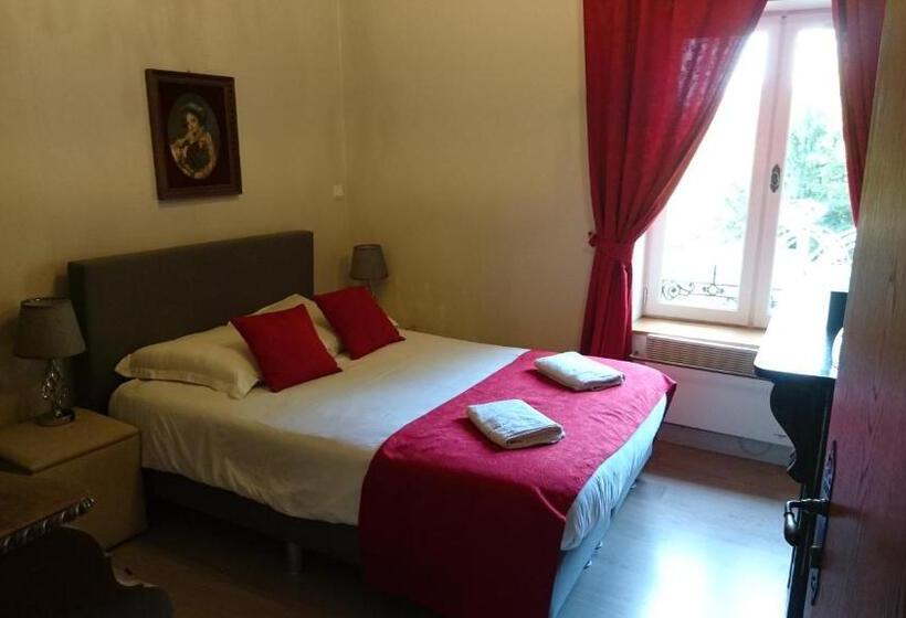 标准间, Château De L Aviette