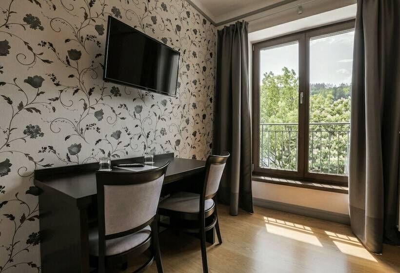 דירה קלאסית חדר שינה אחד, Mandat