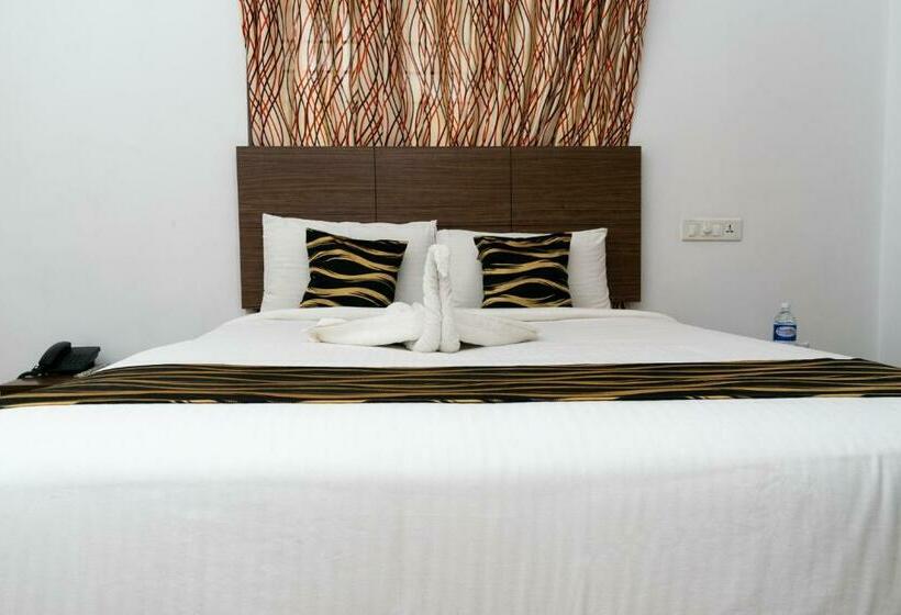 Quarto deluxe, Pine Tree Munnar