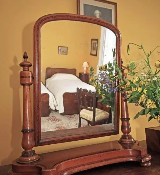 スタンダードルーム, Roundwood House