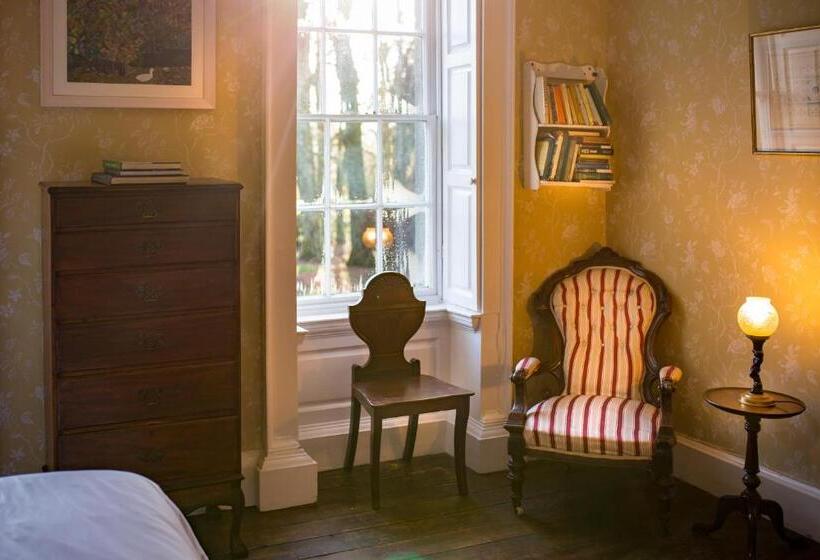 스탠다드 트리플 룸, Roundwood House