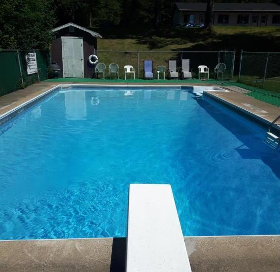 스탠다드 룸 더블 침대 2개, Fair Isle Motel