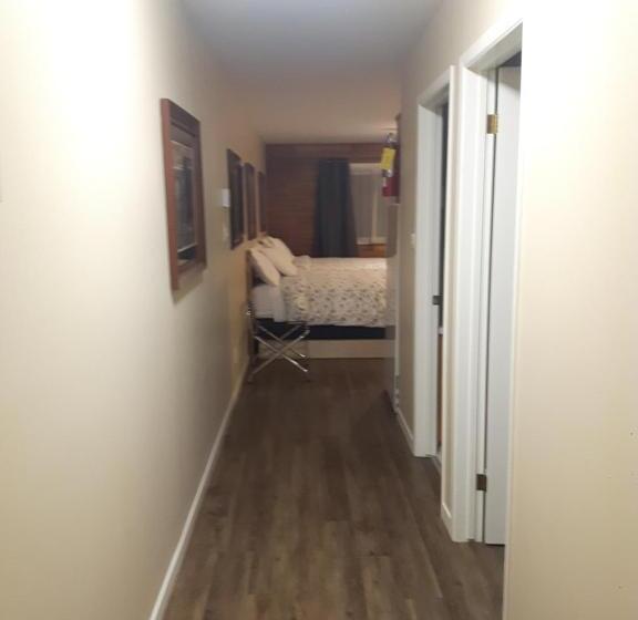 패밀리 스위트, Fair Isle Motel