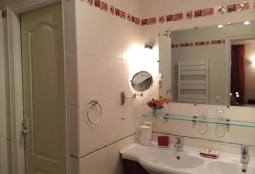Standard room with outdoor bath, Les Sureaux