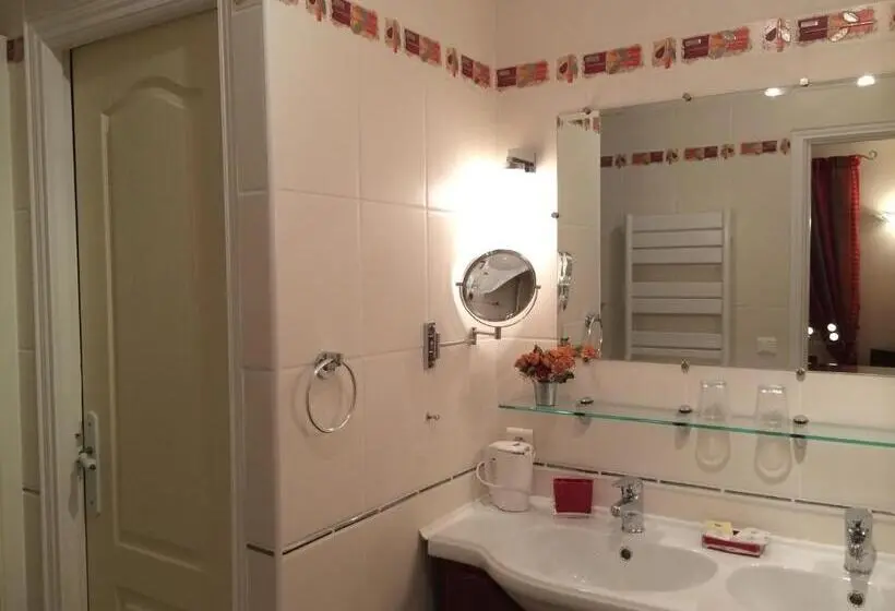 Standard room with outdoor bath, Les Sureaux