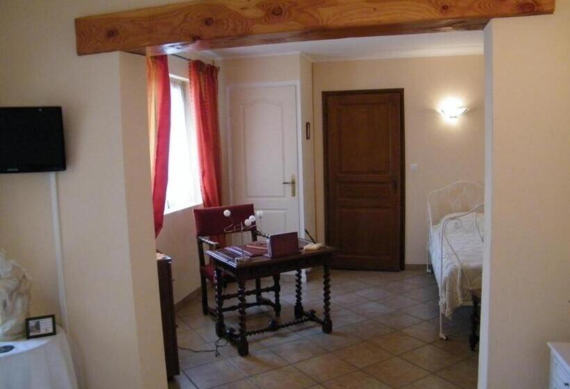 Standard room with outdoor bath, Les Sureaux