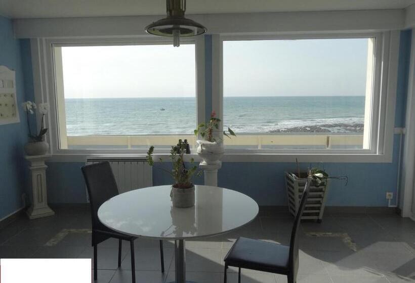 Апартаменты 1 Спальня Вид на Море, Villa Face Mer