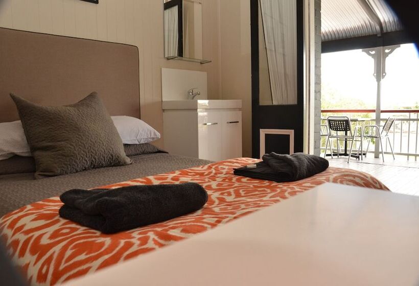 共用浴室的经济型房间, Royal Gatton