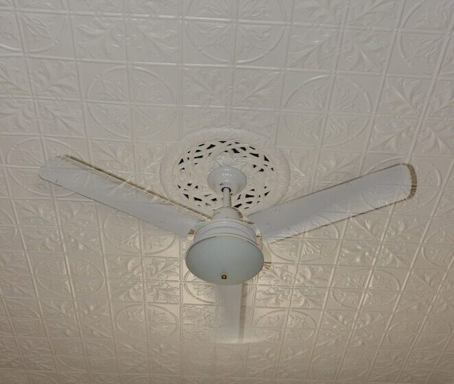 共用浴室的经济型房间, Royal Gatton