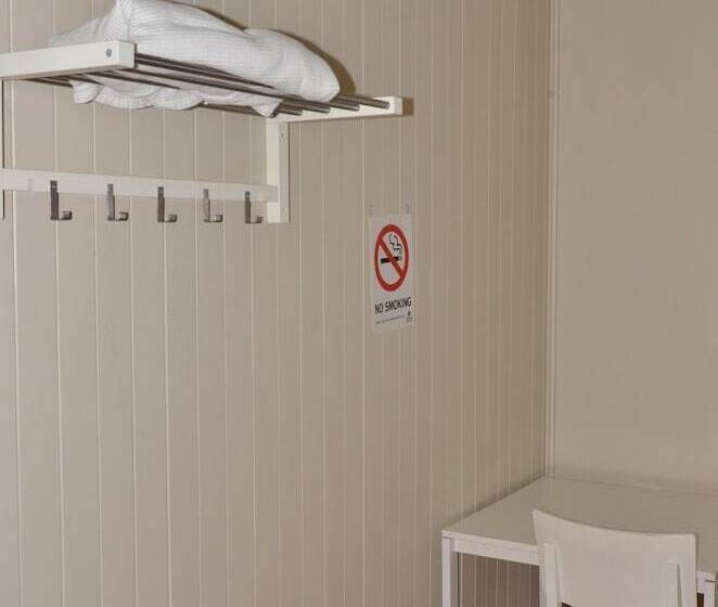 共用浴室的经济型房间, Royal Gatton