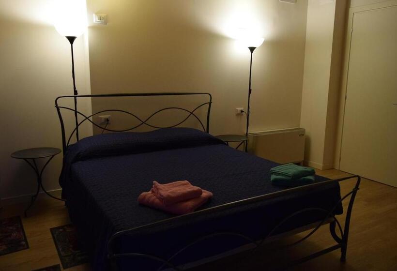 家庭间, Ostello Castello Mina Della Scala