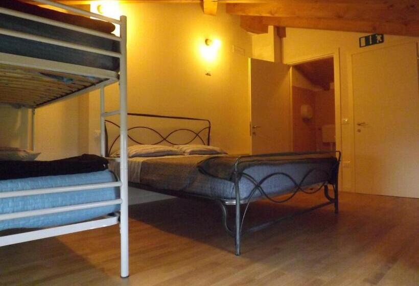 家庭间, Ostello Castello Mina Della Scala