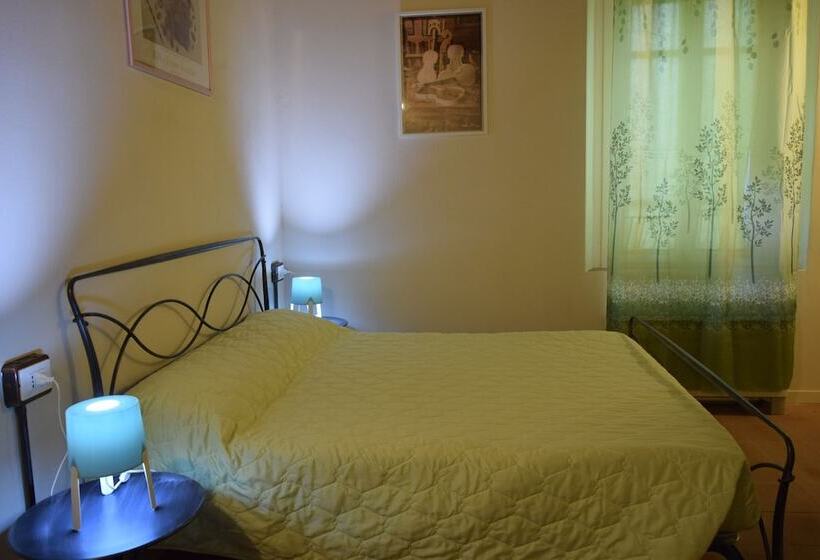 家庭间, Ostello Castello Mina Della Scala