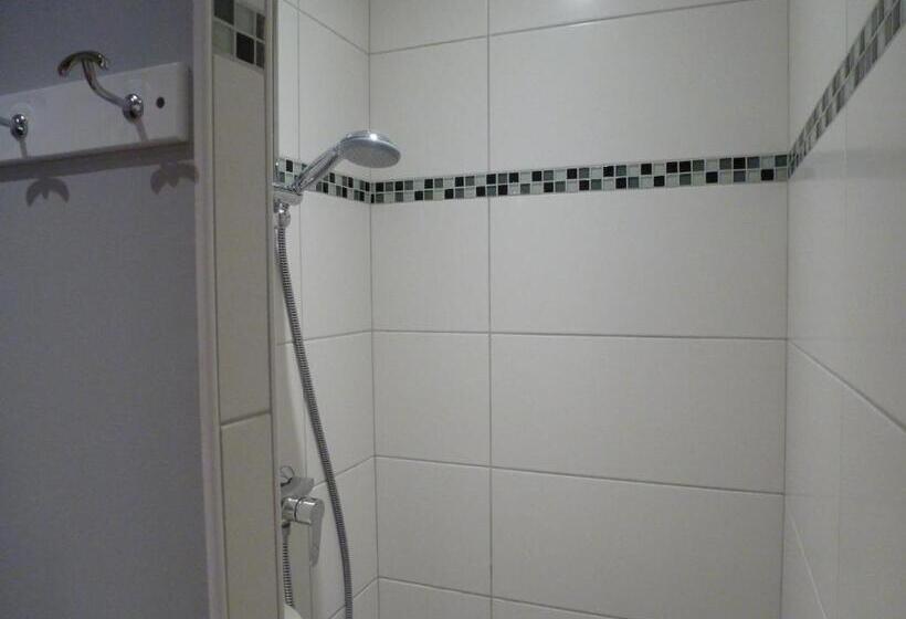 غرفة قياسية ثلاثية مع حمام خارجي, Ferme De Bonavis