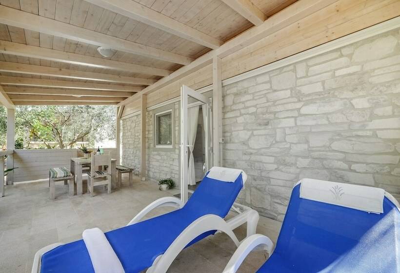 منزل غرفتين نوم, Olive Garden Camp Resort