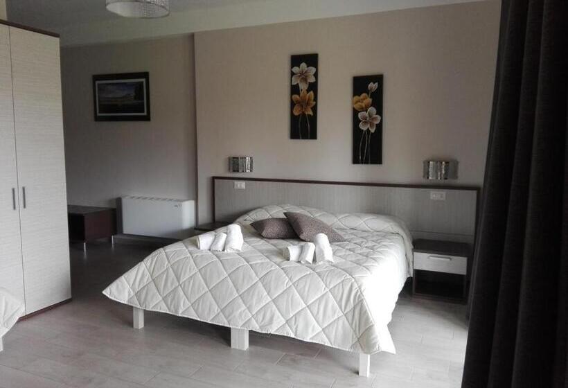 غرفة عائلية مطلّة علي الحديقة, La Dolce Mela