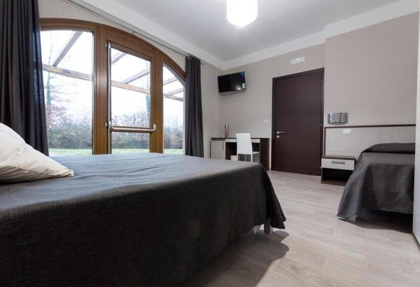 غرفة عائلية مطلّة علي الحديقة, La Dolce Mela