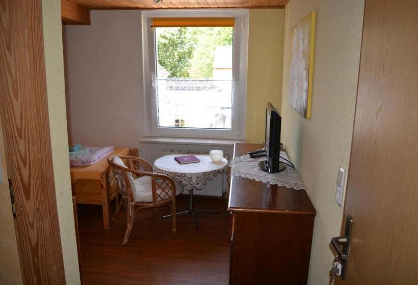 基本间, Gaststätte Zum Fährmann