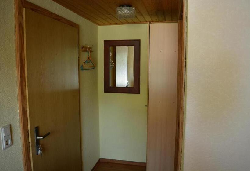 غرفة أساسية, Gaststätte Zum Fährmann